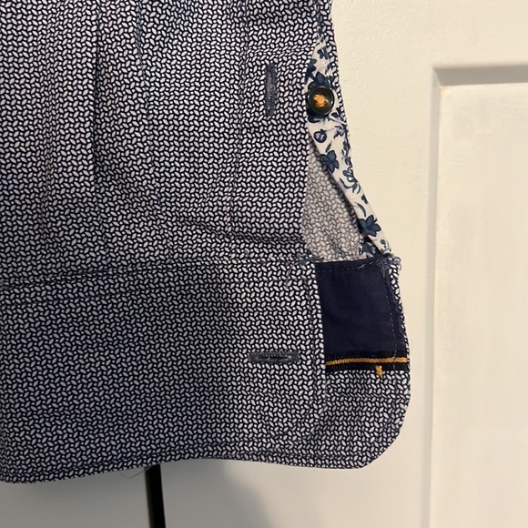 Denim & Flower navy & white pattern button down shirt, Size M - Picture 6 of 8